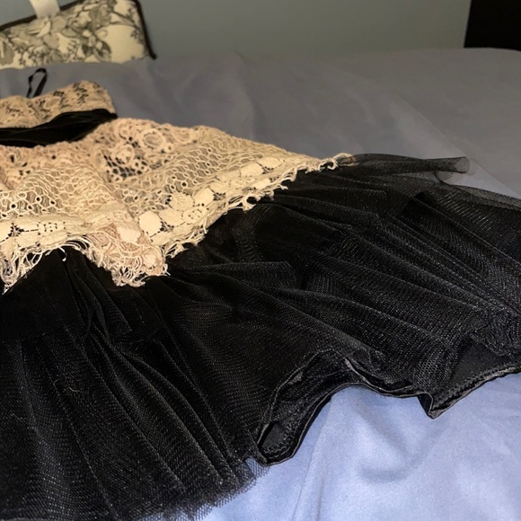 Beautiful dress for formal occasions! - Picture 3 of 3